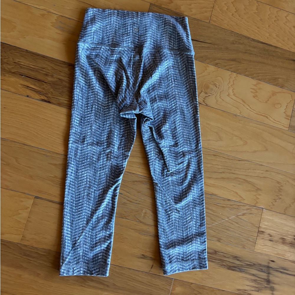 Lululemon Wunder Under Crop (Hi-Rise) *21" - Picture 9 of 9